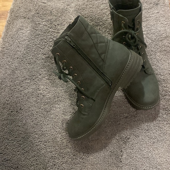Olive short boots - Picture 4 of 8